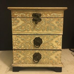 Vintage jewelry box